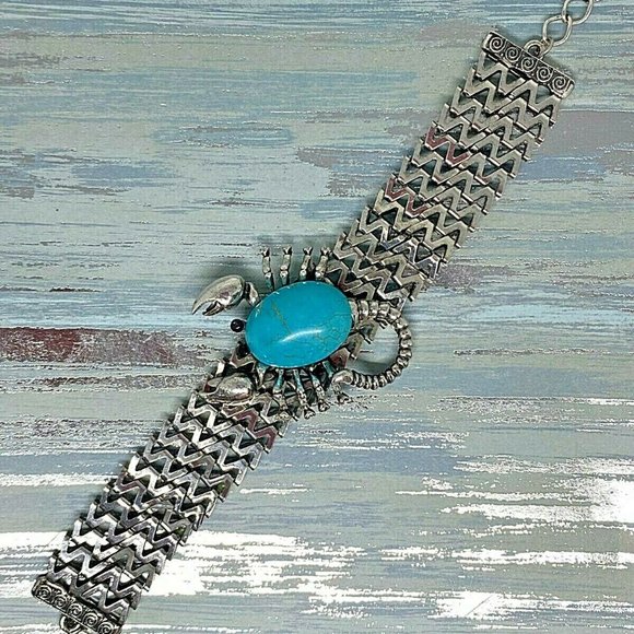 Western Scorpion Turquoise Pendant Chain Bracelet - Picture 4 of 9
